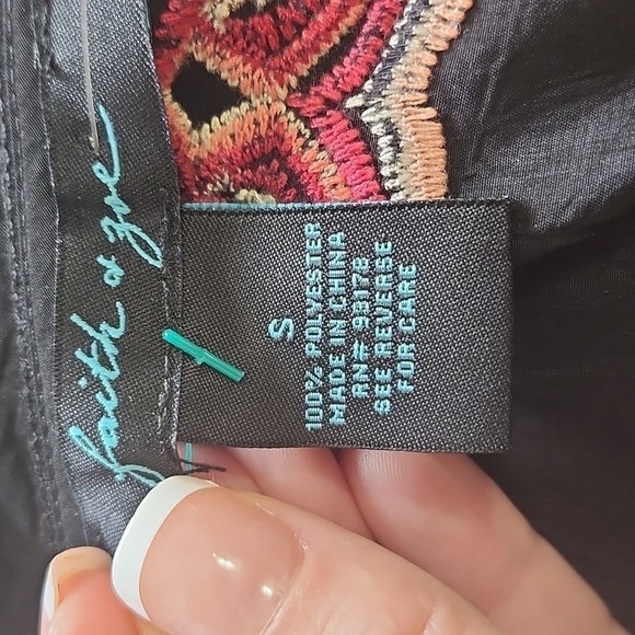 Faith And Zoe Embroidered Long Sleeve Peasant Blouse Small Pink Black Floral - Picture 6 of 9